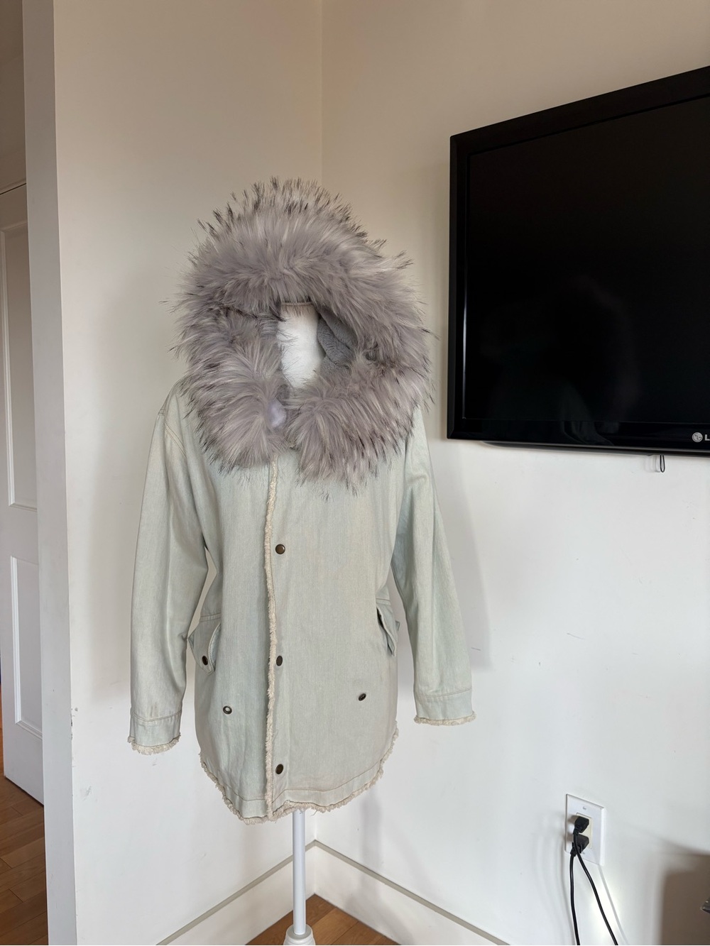 Freeway Light Gray Hooded Puffer Coat with Faux Fur Trim